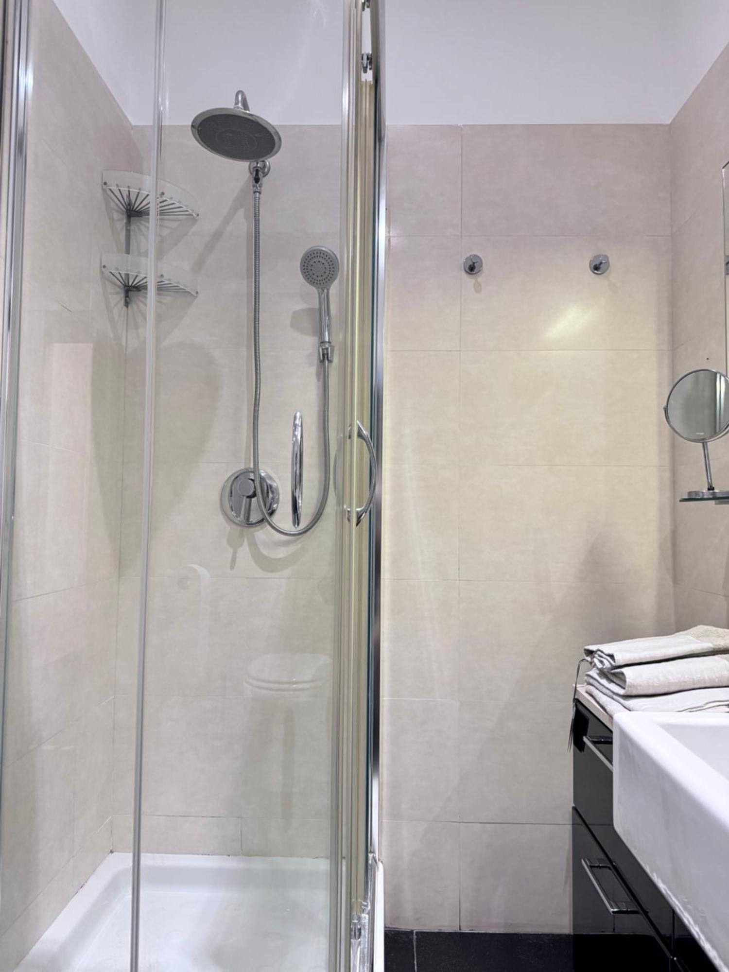 Apartment Cavalletto By Farris Cors